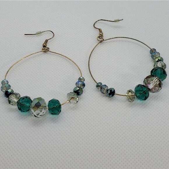💜Teal & Clear Sparkly Beaded Gold Tone Hoop Earrings - Picture 4 of 9